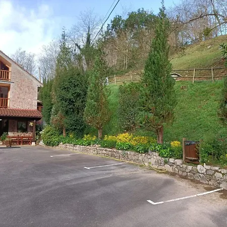 Hotel La Salmonera Cangas De Onis 2*