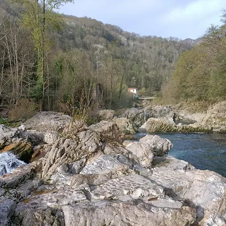 Hotel La Salmonera Cangas De Onis 2*