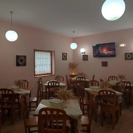 Hotel La Salmonera Cangas De Onis 2*