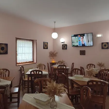 La Salmonera Cangas De Onis Hotel 2*