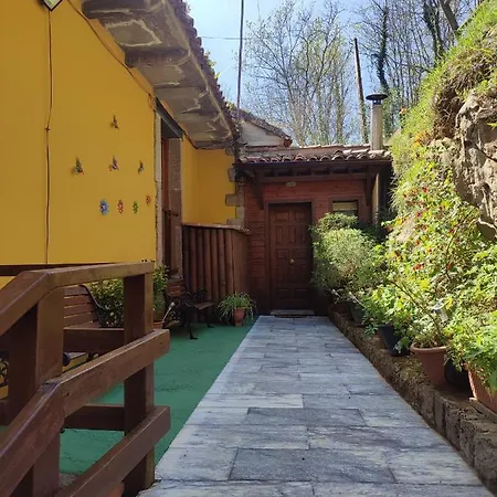 Hotel La Salmonera Cangas De Onis 2*