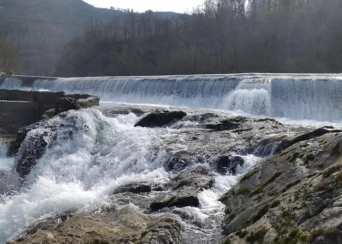 Hotel La Salmonera Cangas De Onis 2*