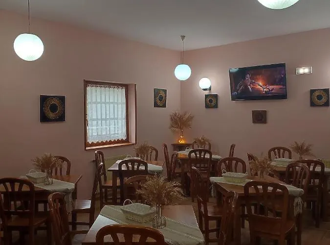 Hotel La Salmonera Cangas De Onis 2*